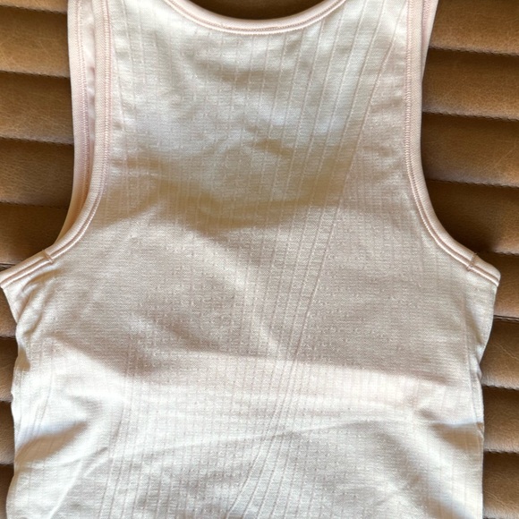 Lululemon Tank - Picture 5 of 6